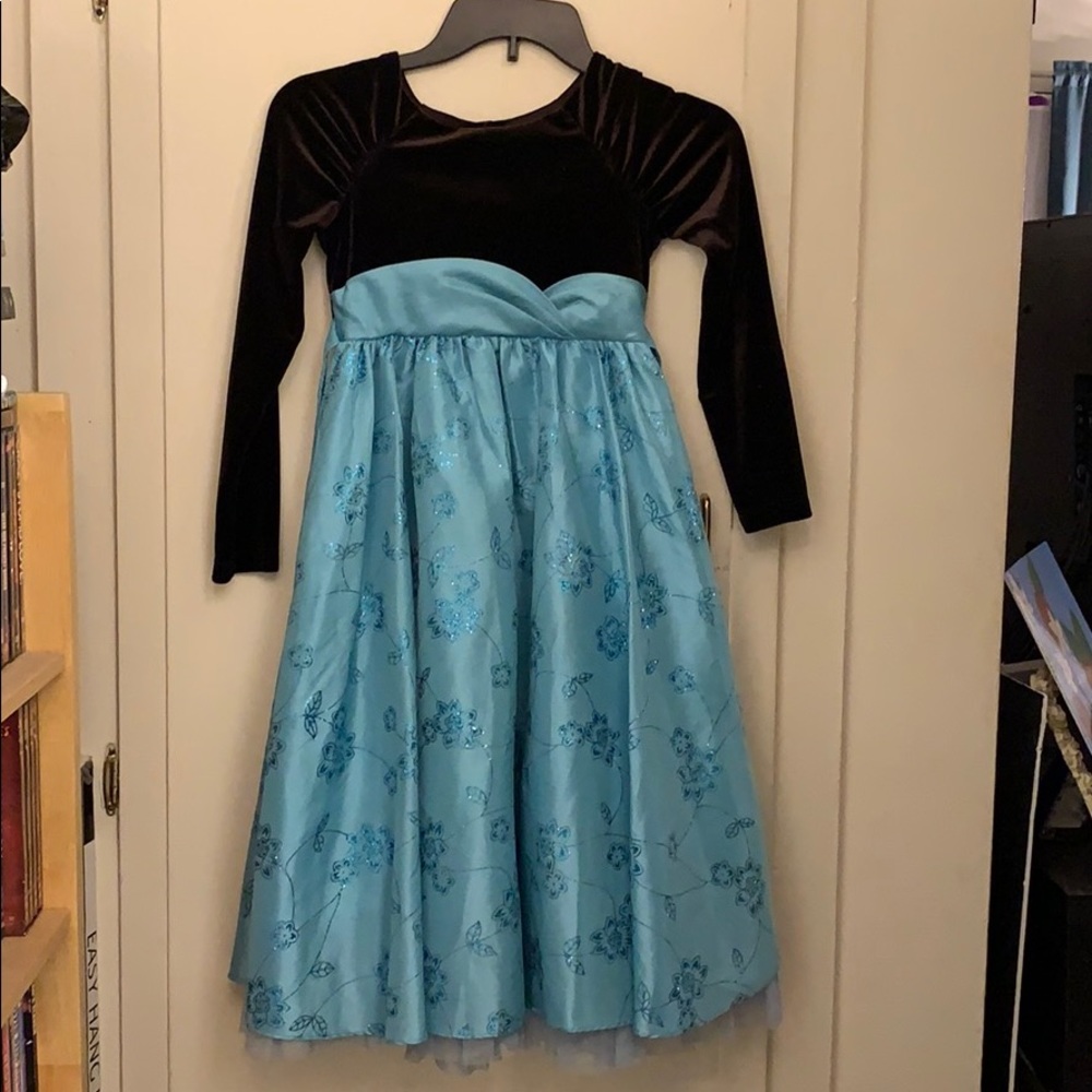 Girls dress